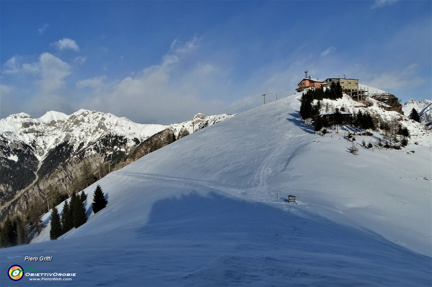 62 Ed ora mi abbasso al colletto per sailre al Monte Torcola.JPG